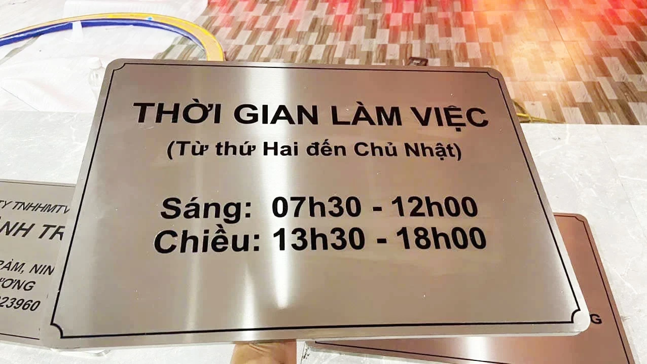 Biển inox ăn mòn